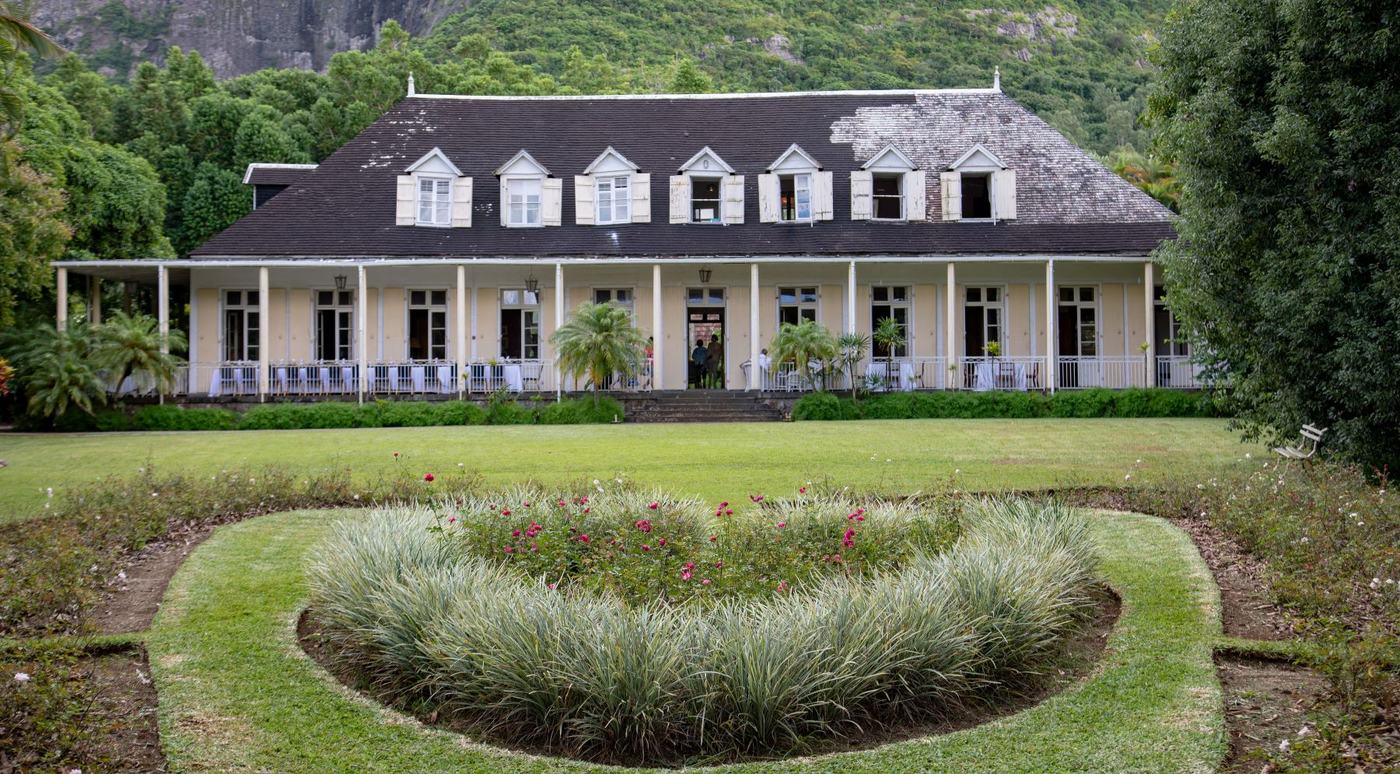 Outdoor lunch venue in Mauritius