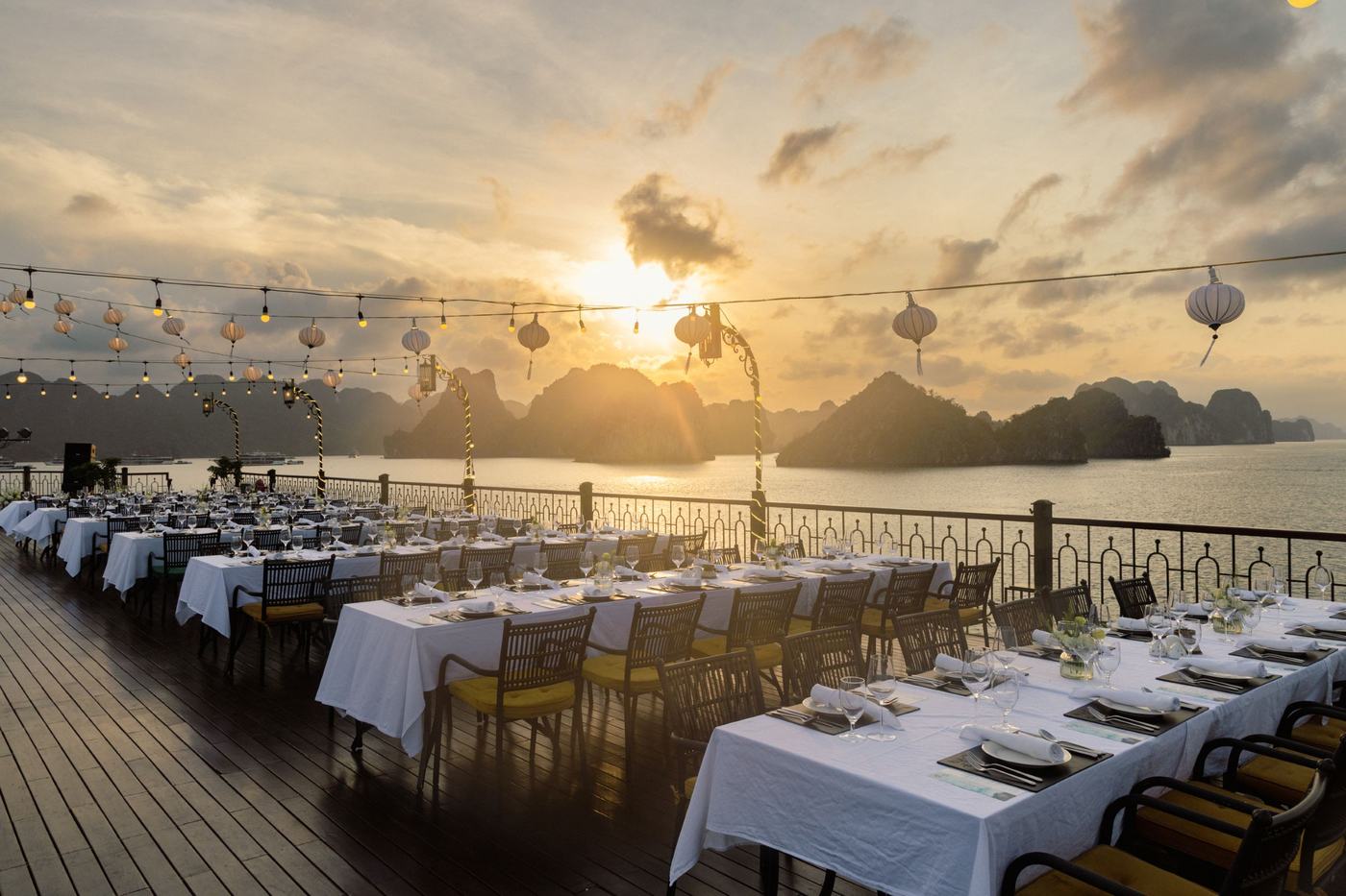 Ha Long Bay sunset dinner in Vietnam